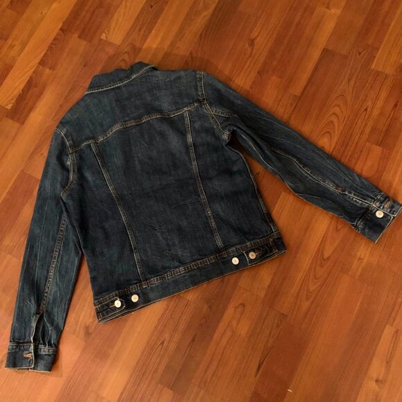 Women's Classic Jean Jacket - M - Picture 7 of 16